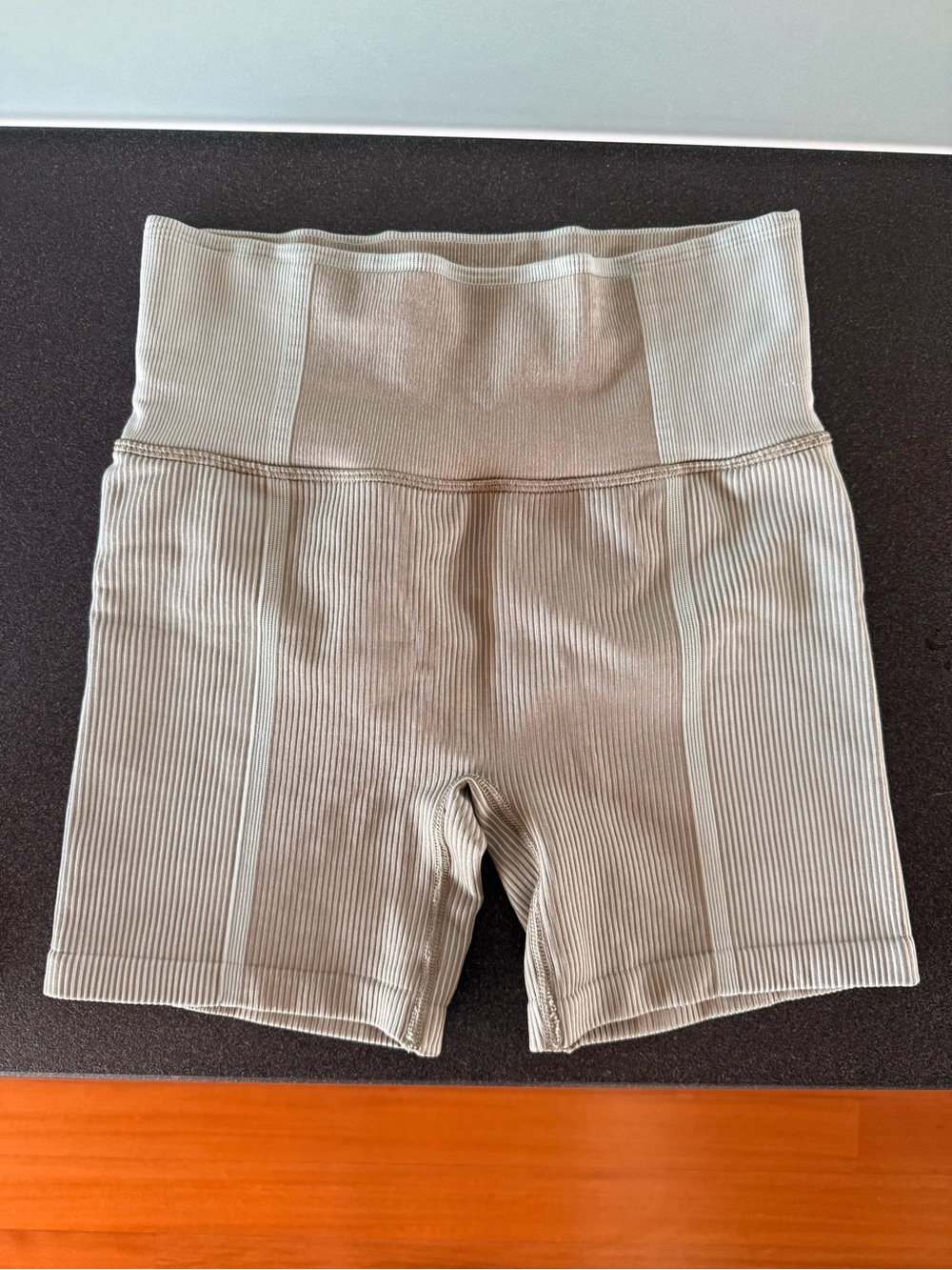 Aqua/tan Ribbed High-Waist Bike Shorts, 4” inseam
